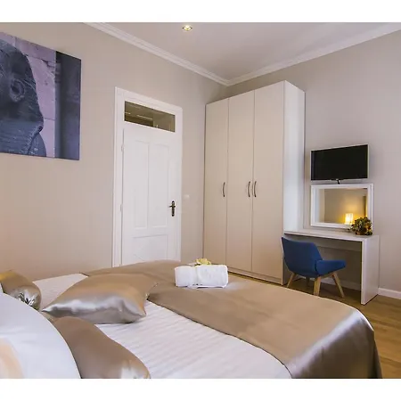 Diocletian Palace Apartments * Split